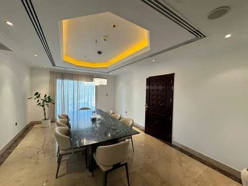 5 Bedrooms Villa in Sector H