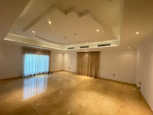 5 Bedrooms Villa in Sector H