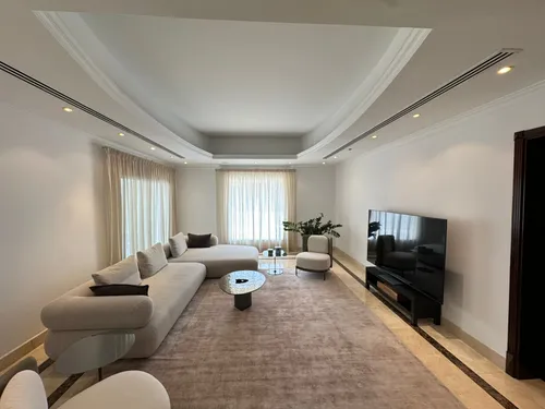 5 Bedrooms Villa in Sector H