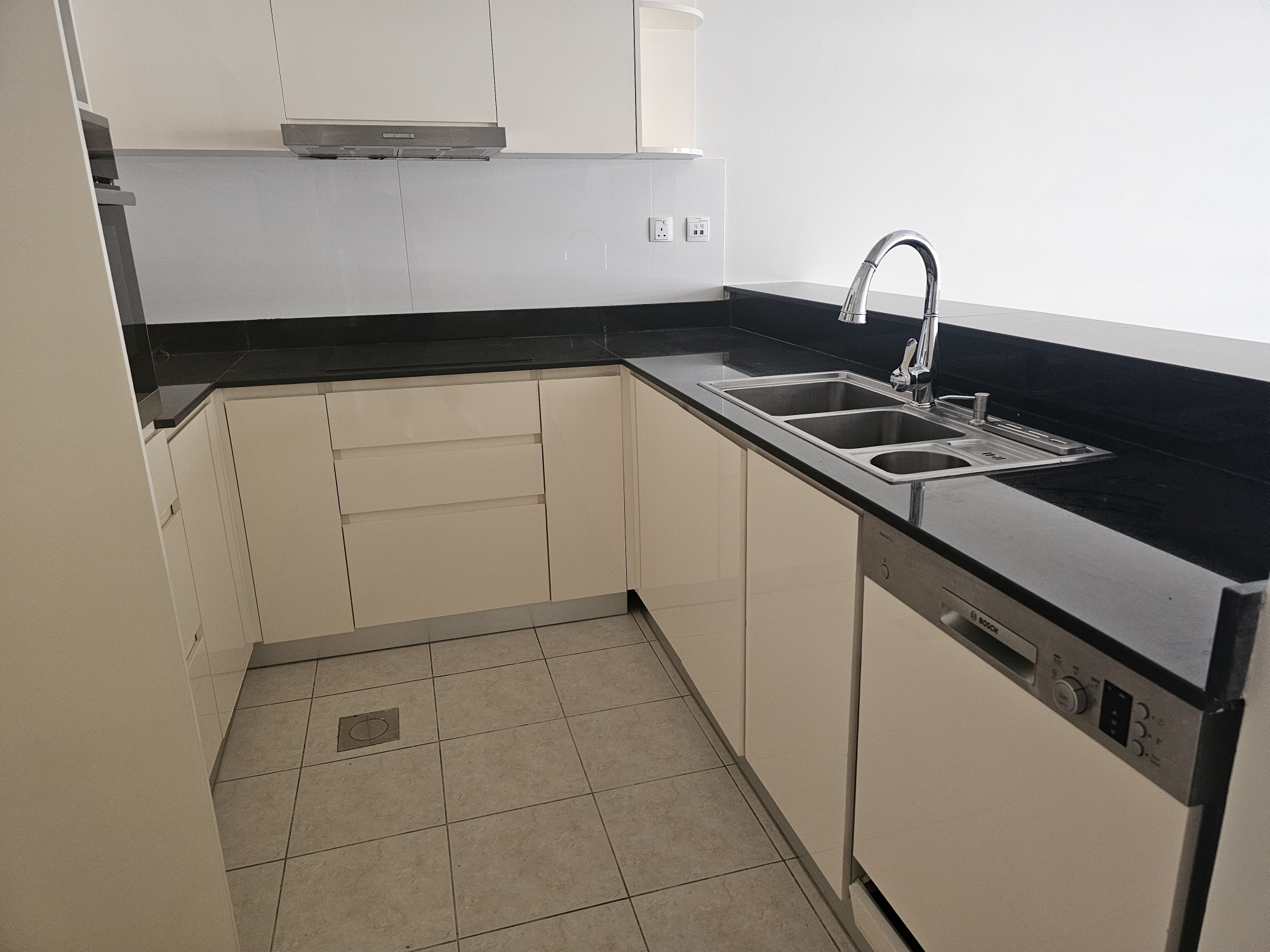 3 Bedrooms Apartment in Al Jaz 3