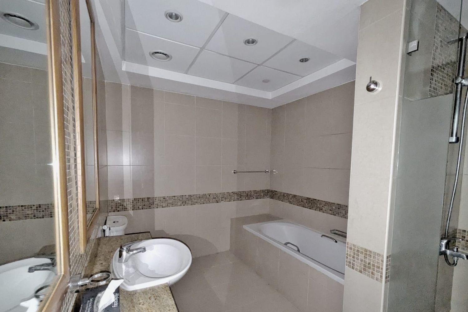 2 Bedrooms Apartment in The Fairways East