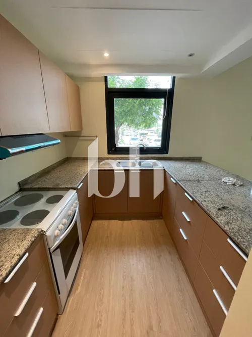 Large Layout | Upgraded | Rare 2 Bed + Study