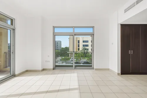 2 Bedrooms Apartment in Una Riverside Residence