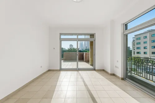 2 Bedrooms Apartment in Una Riverside Residence