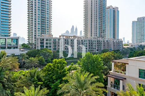 Lake View |Vacant Jan 8 |Partially Upgraded