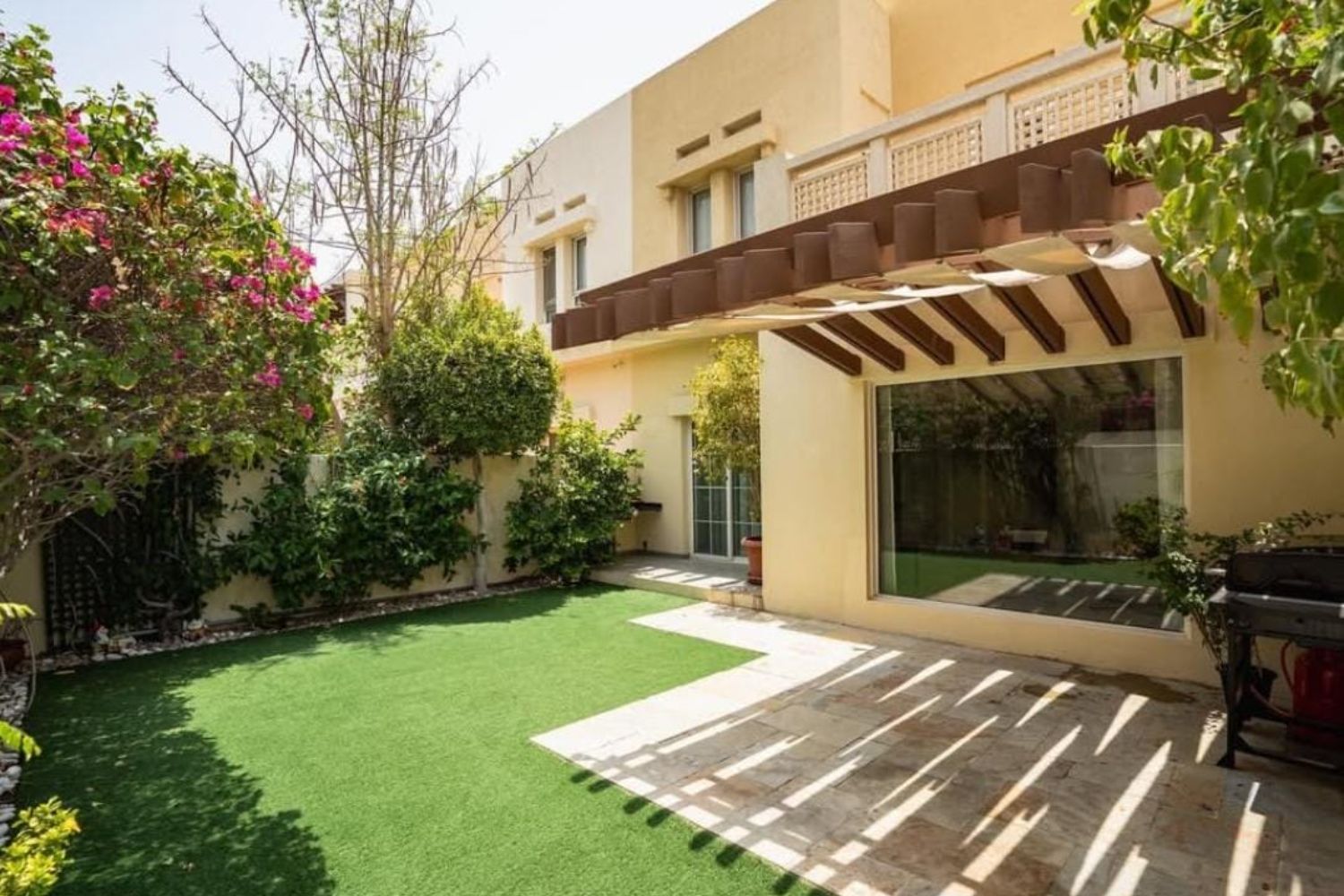 4 Bedrooms Villa in Zulal 1