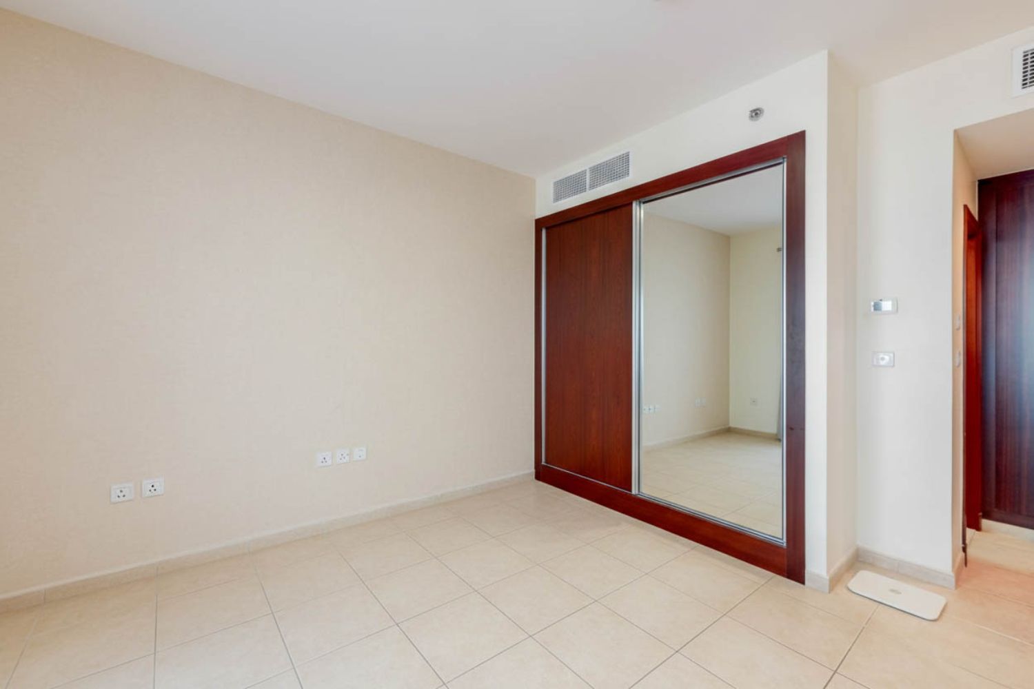 1 Bedroom Apartment in Elite Residence