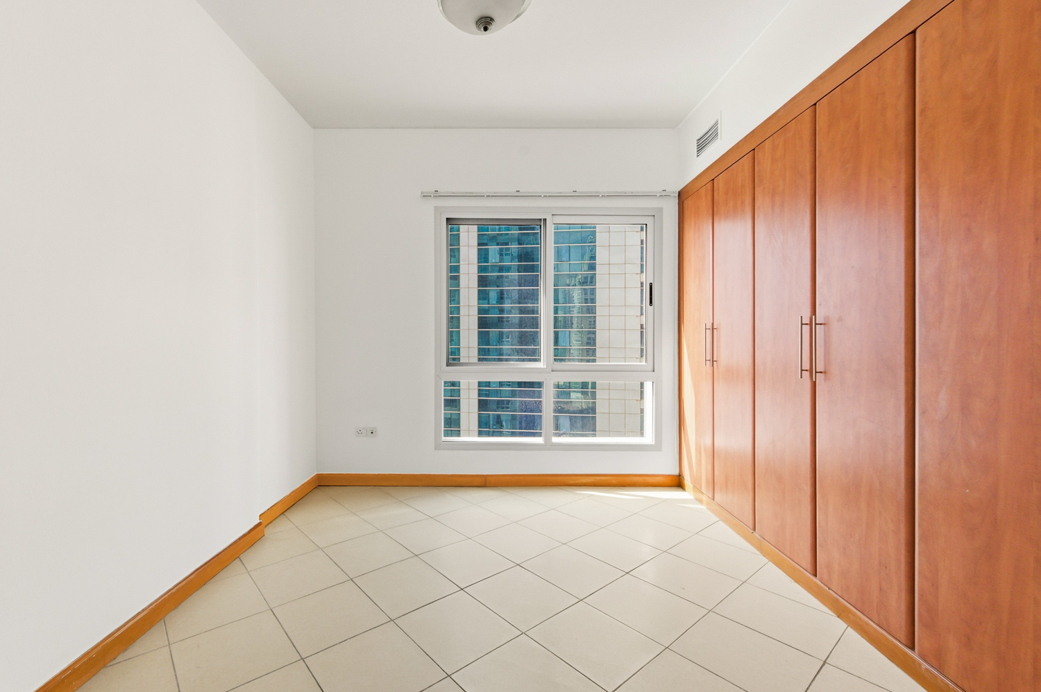 2 Bedrooms Apartment in Marina Diamond 1