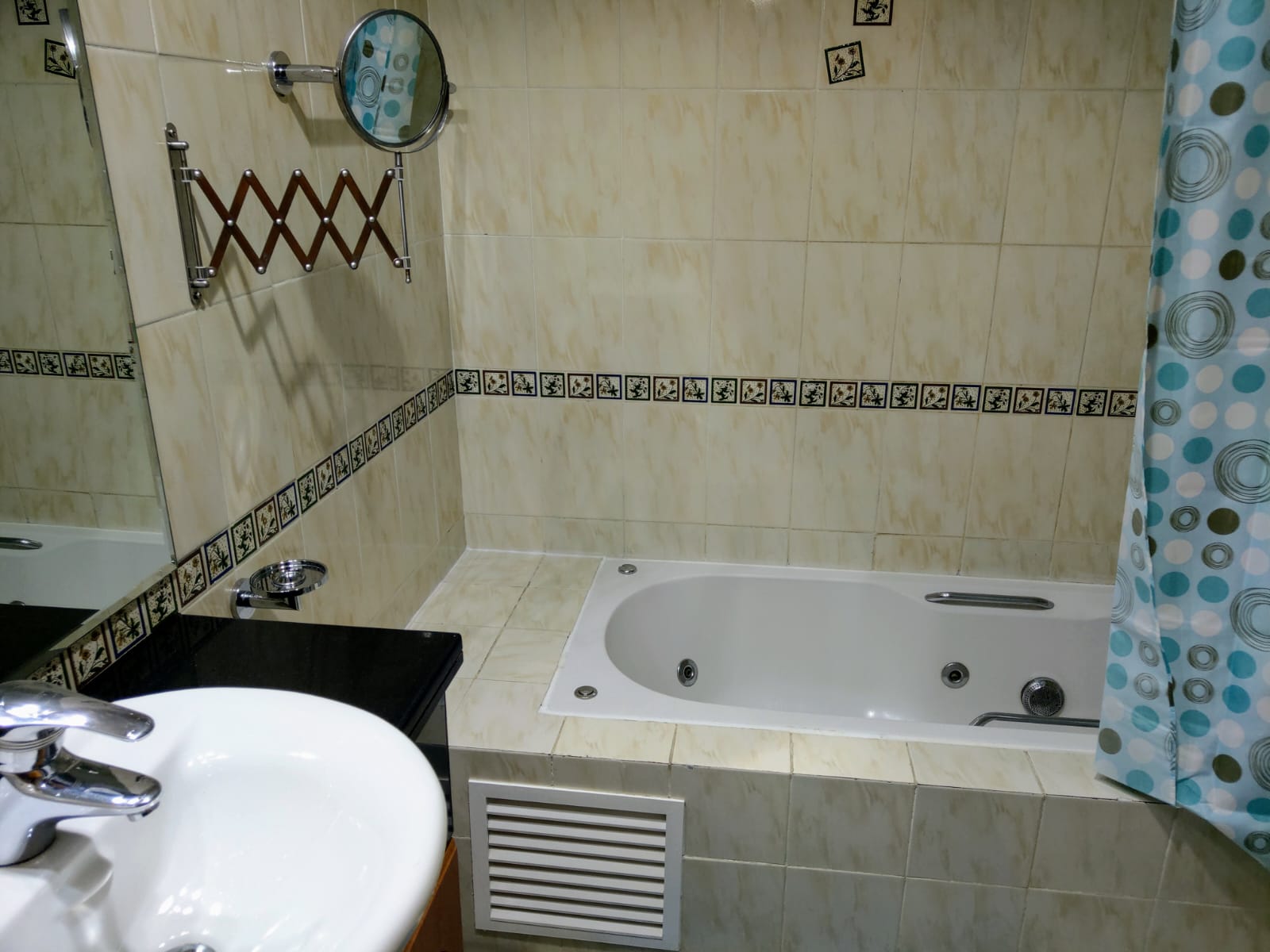 1 Bedroom Apartment in The Waves Tower A