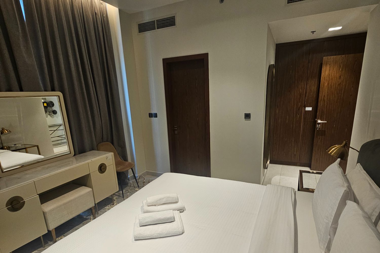 2 Bedrooms Apartment in No.9