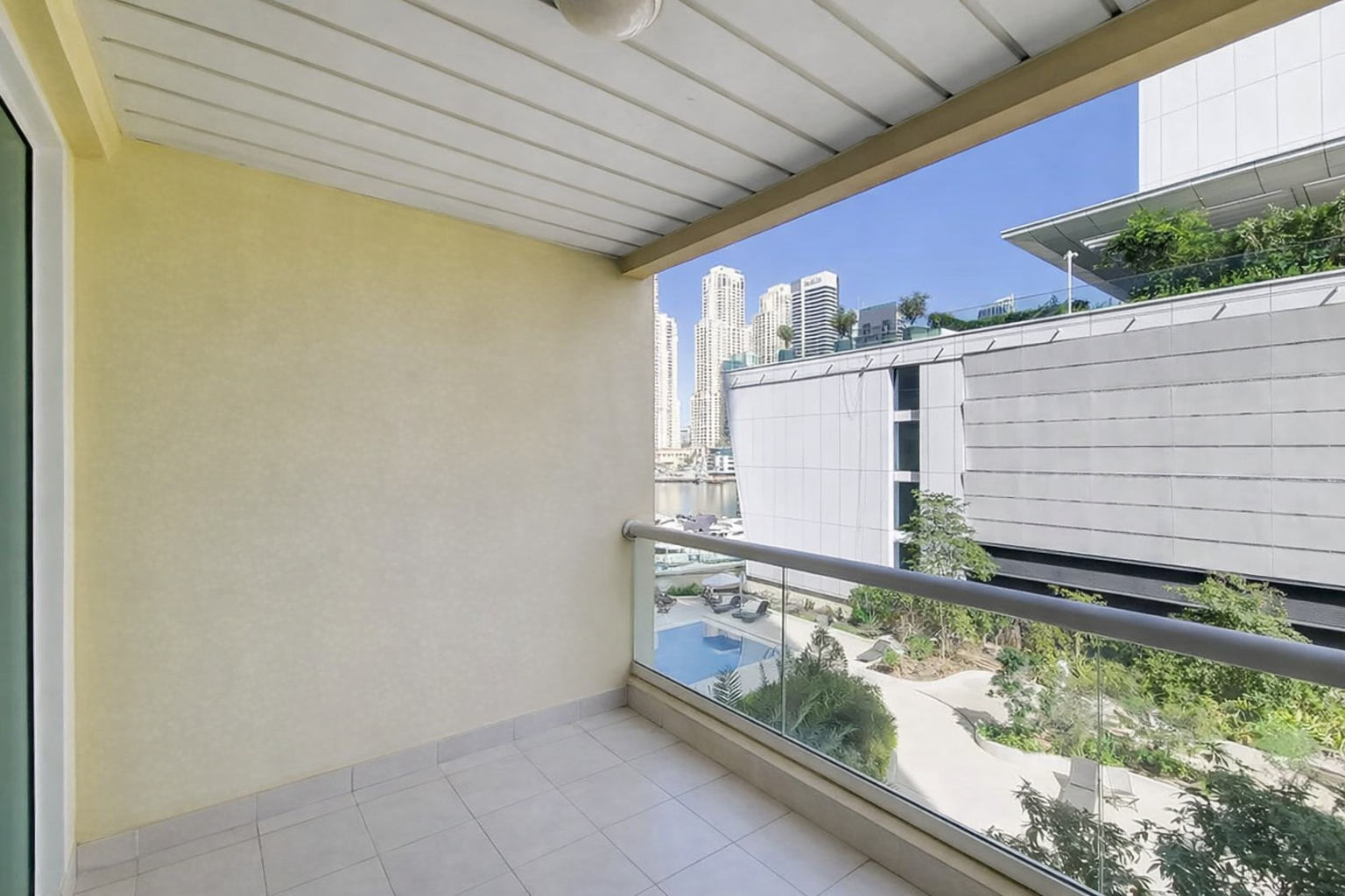 2 Bedrooms Apartment in Marina Sail