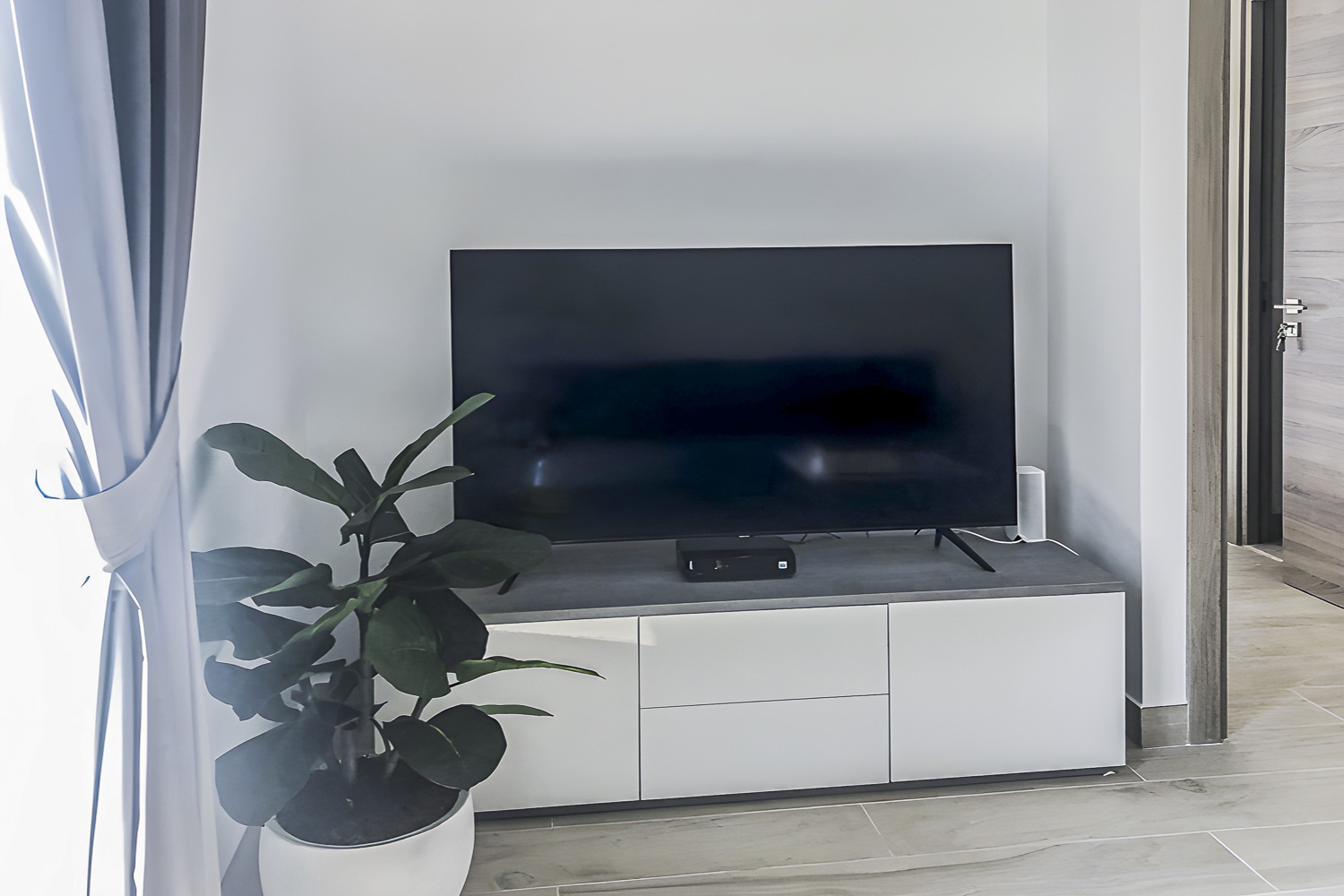 1 Bedroom Apartment in Studio One