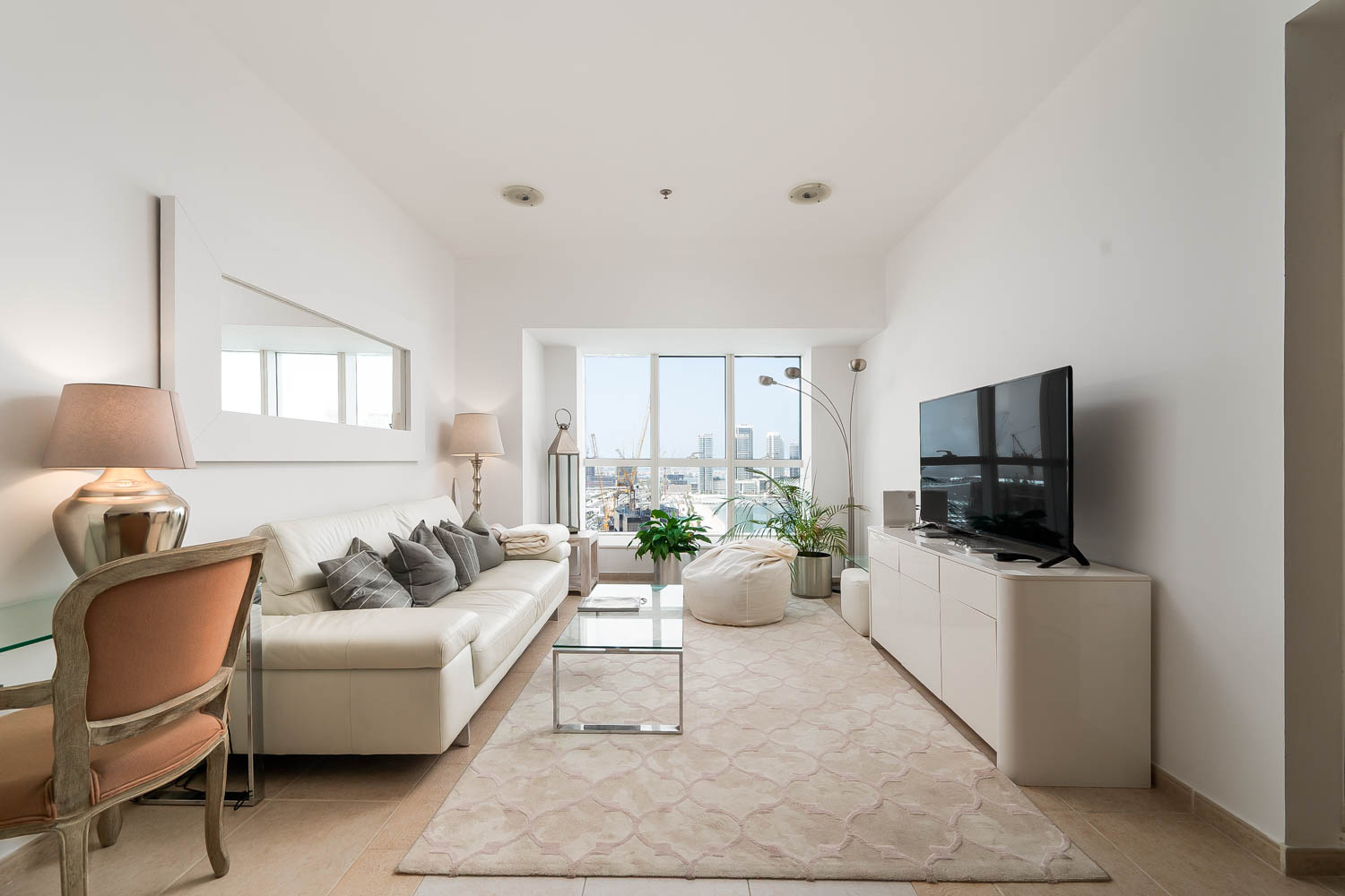 2 Bedrooms Apartment in Elite Residence