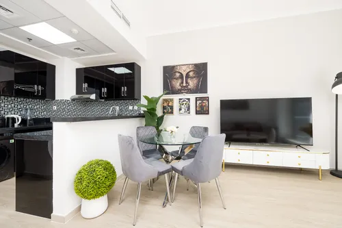 1 Bedroom Apartment in Botanica Tower