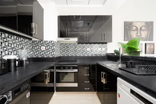 1 Bedroom Apartment in Botanica Tower