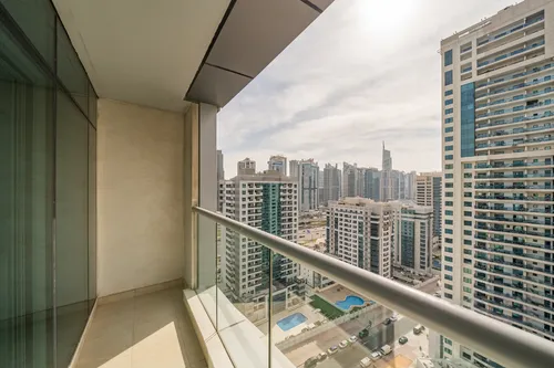 3 Bedrooms Apartment in Trident Bayside