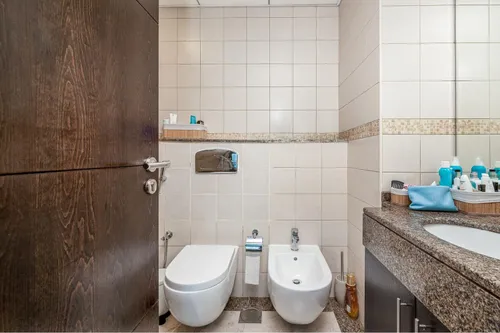 1 Bedroom Apartment in Bay Central West