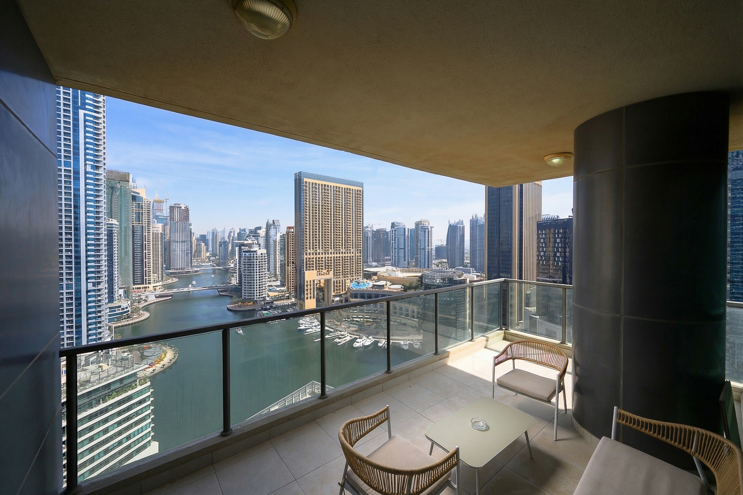2 Bedrooms Apartment in Marina Quays West