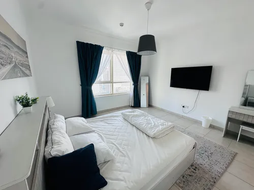 2 Bedrooms Apartment in Marina Quays West