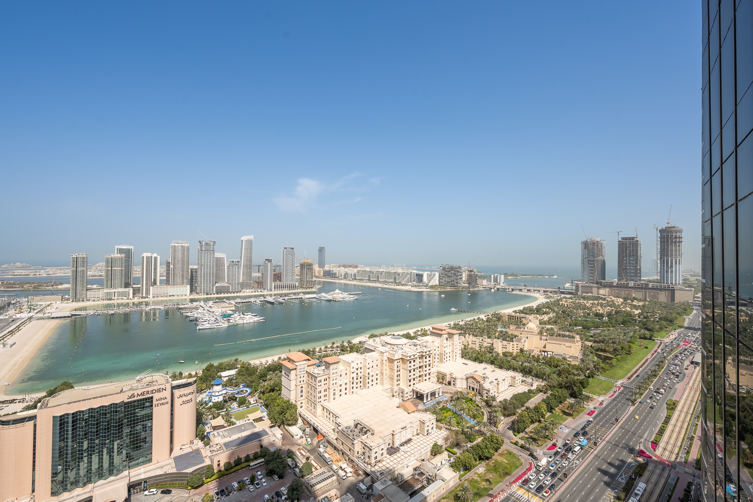 3 Bedrooms Apartment in Ocean Heights