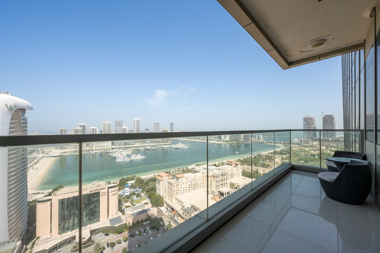 3 Bedrooms Apartment in Ocean Heights