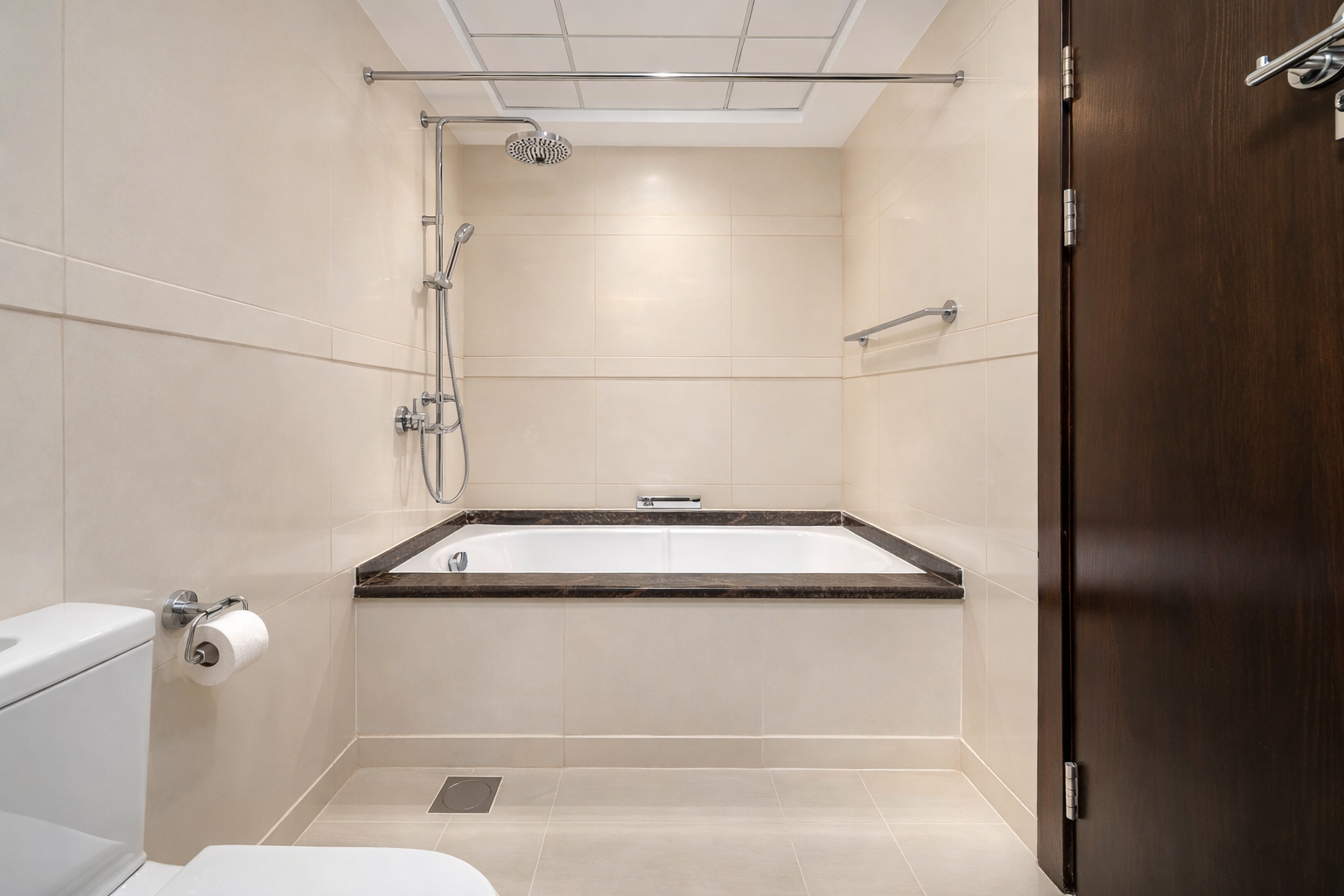 3 Bedrooms Apartment in 23 Marina