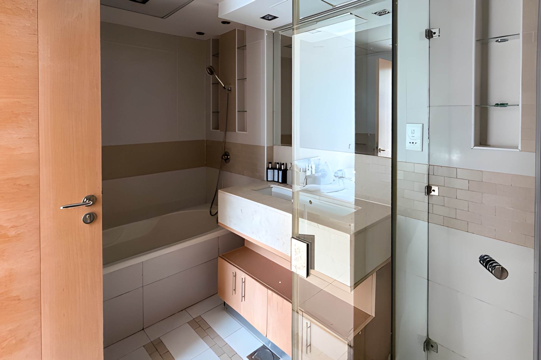 2 Bedrooms Apartment in Fairfield Tower