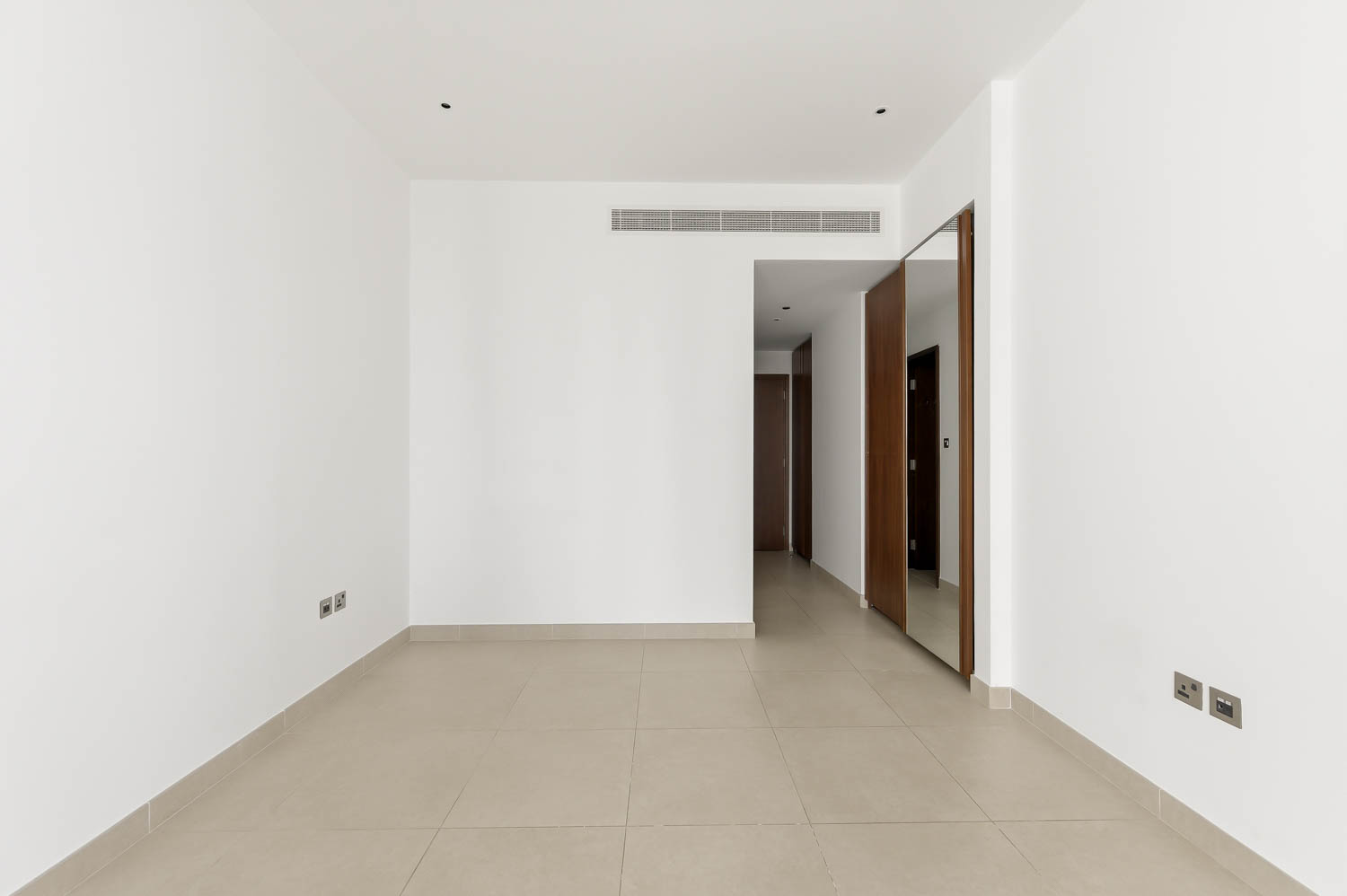 2 Bedrooms Apartment in Marina Gate 1