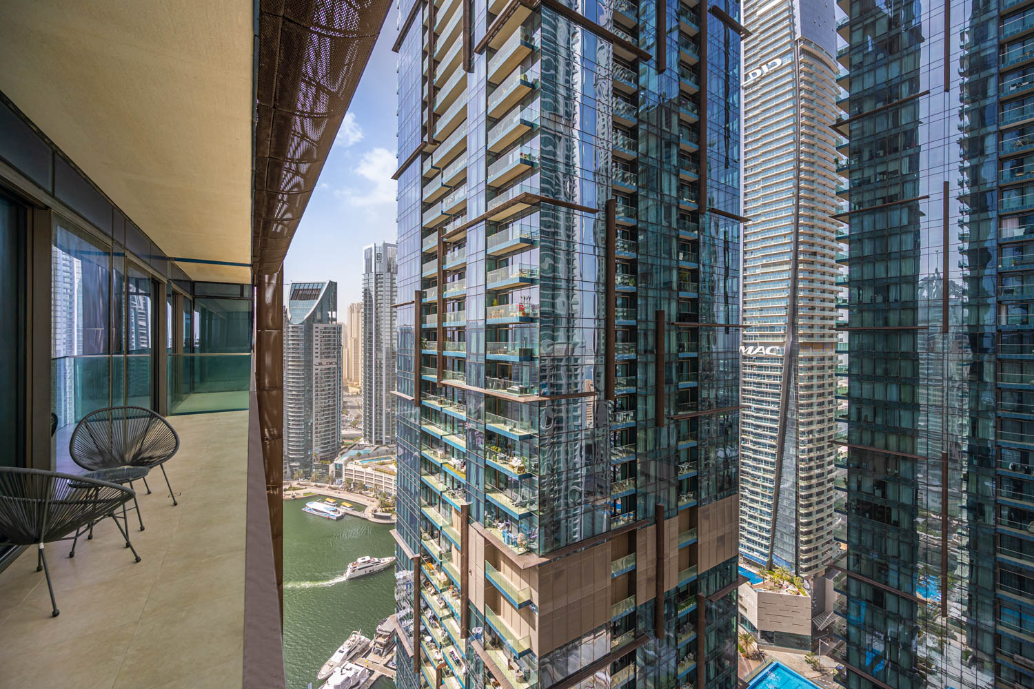 2 Bedrooms Apartment in Marina Gate 1