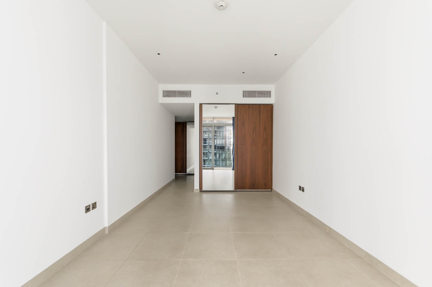 2 Bedrooms Apartment in Marina Gate 1