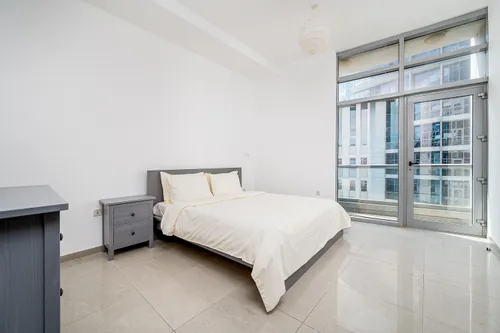 3 Bedrooms Apartment in Marina Wharf 1