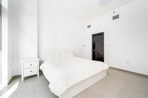 3 Bedrooms Apartment in Marina Wharf 1