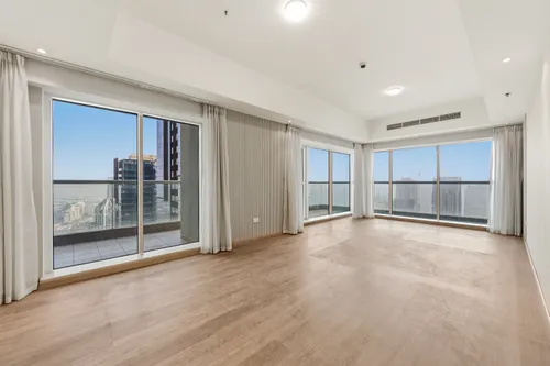 3 Bedrooms Apartment in Emirates Crown