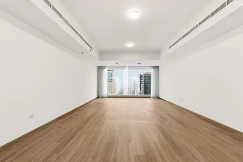 High floor | Upgraded | Unfurnished | Vacant