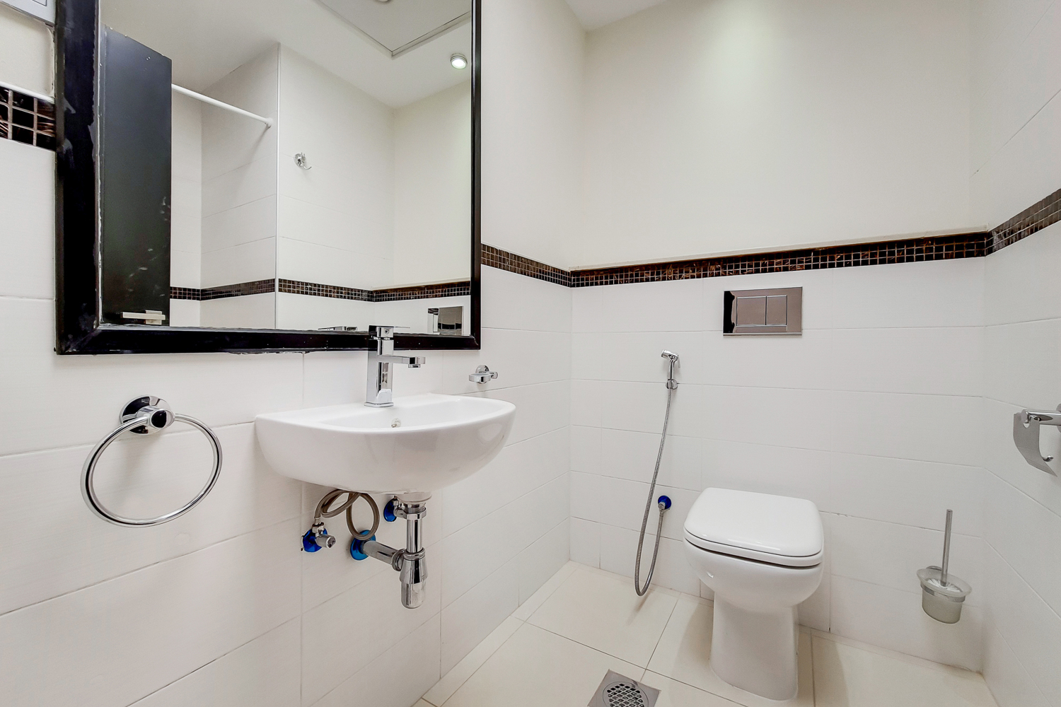 3 Bedrooms Apartment in Skyview Tower