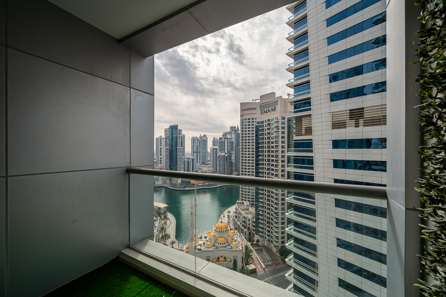 3 Bedrooms Apartment in Skyview Tower