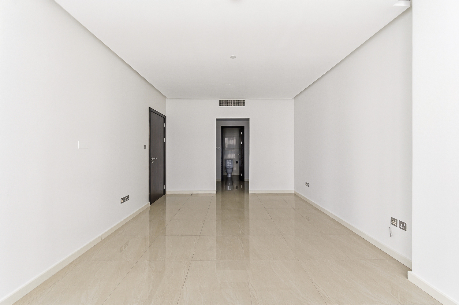 3 Bedrooms Apartment in 23 Marina