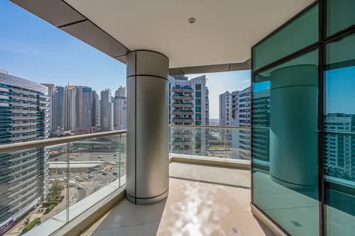 2 Bedrooms Apartment in Trident Bayside