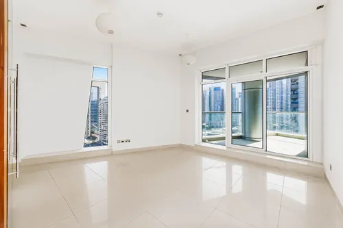 2 Bedrooms Apartment in Trident Bayside