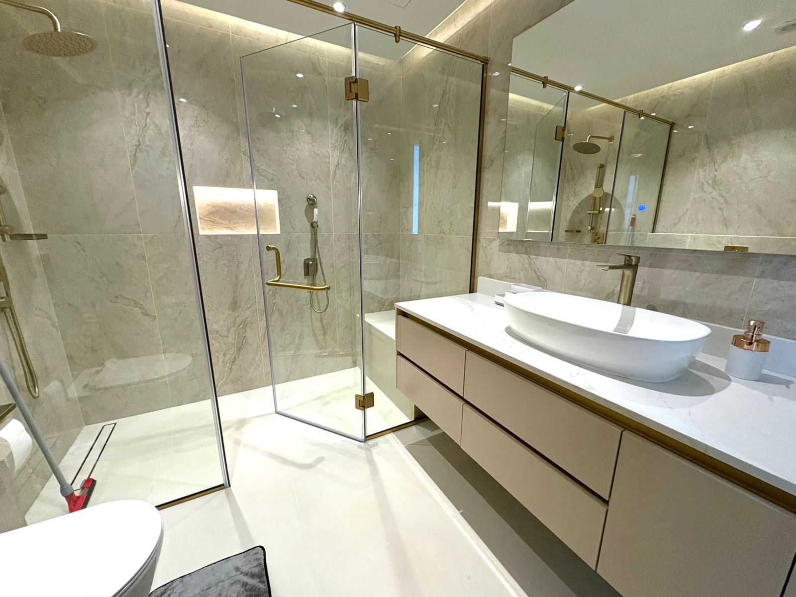 2 Bedrooms Apartment in DEC Tower 1