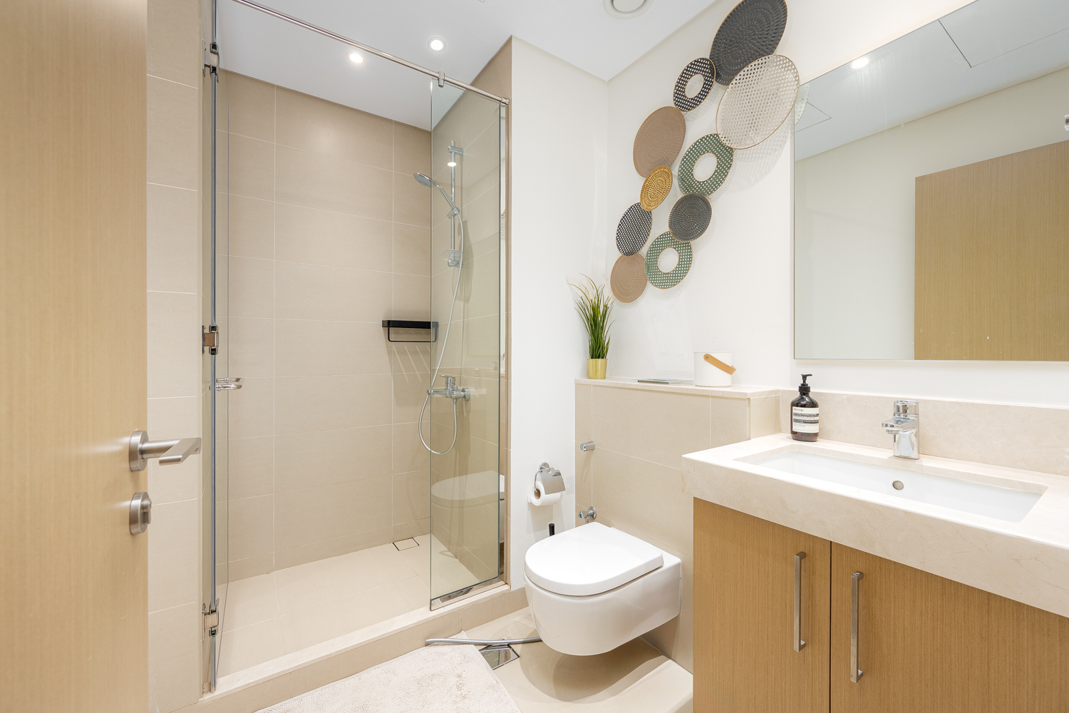 2 Bedrooms Apartment in 5242 Tower 2