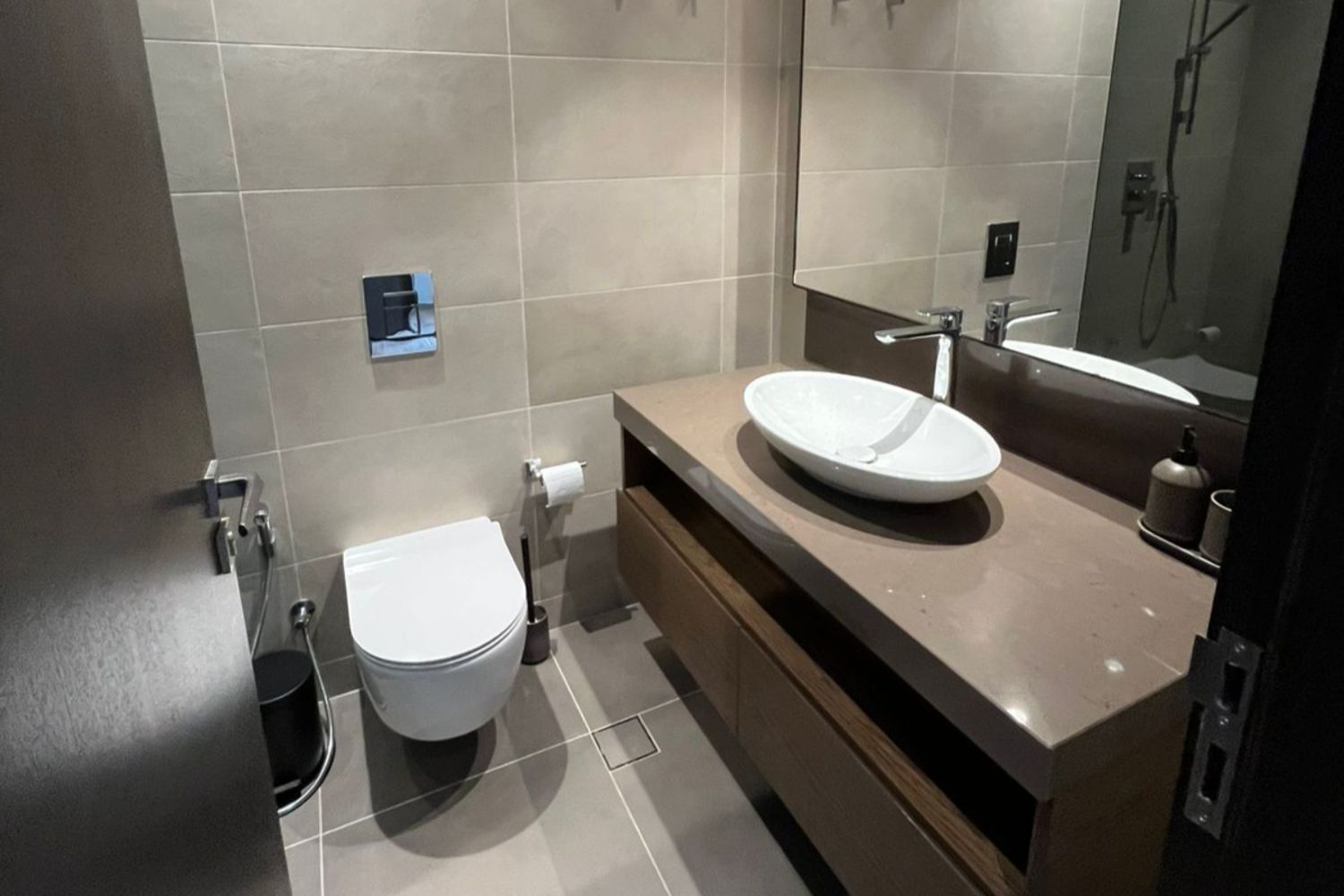 2 Bedrooms Apartment in Jumeirah Living Marina Gate