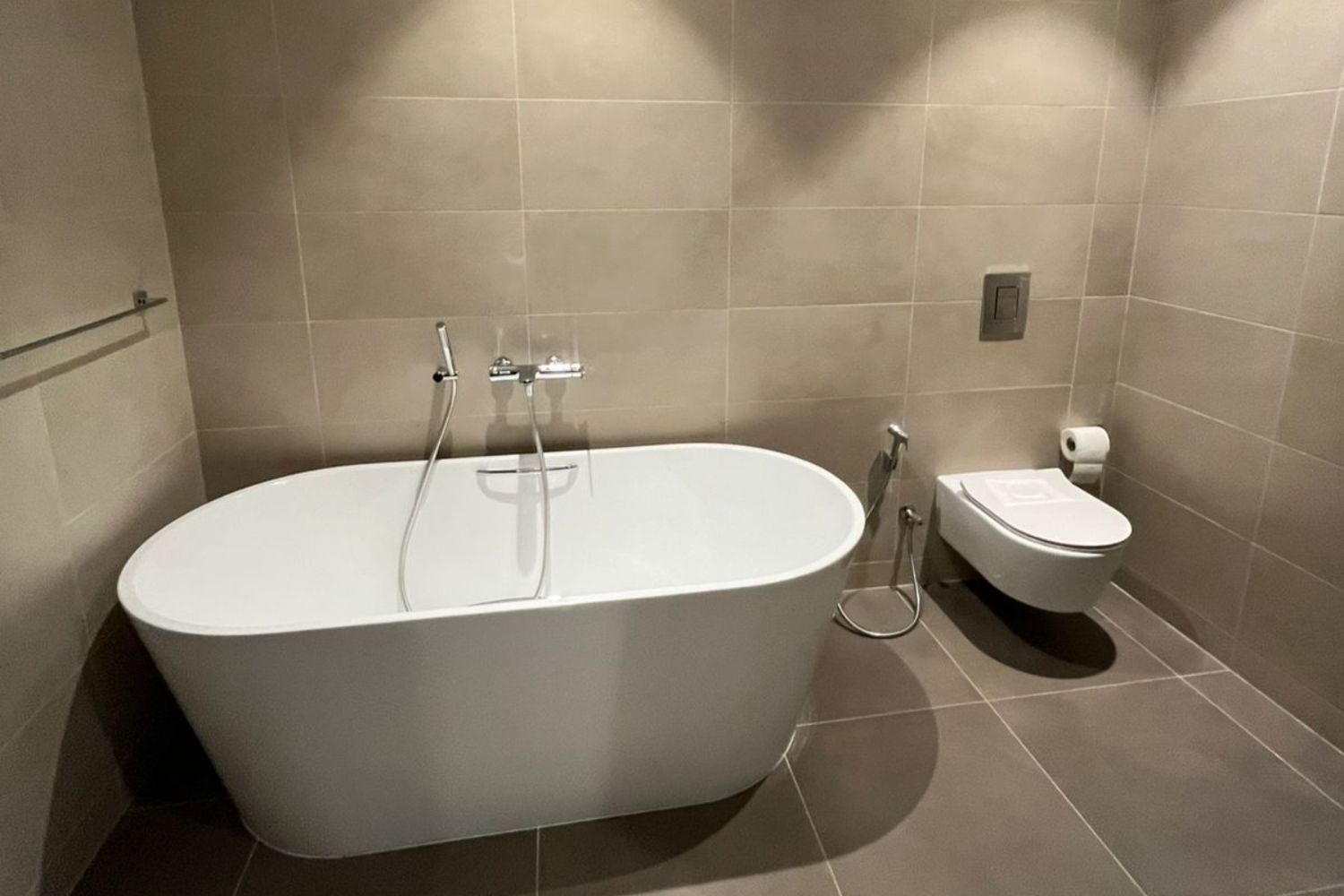 2 Bedrooms Apartment in Jumeirah Living Marina Gate