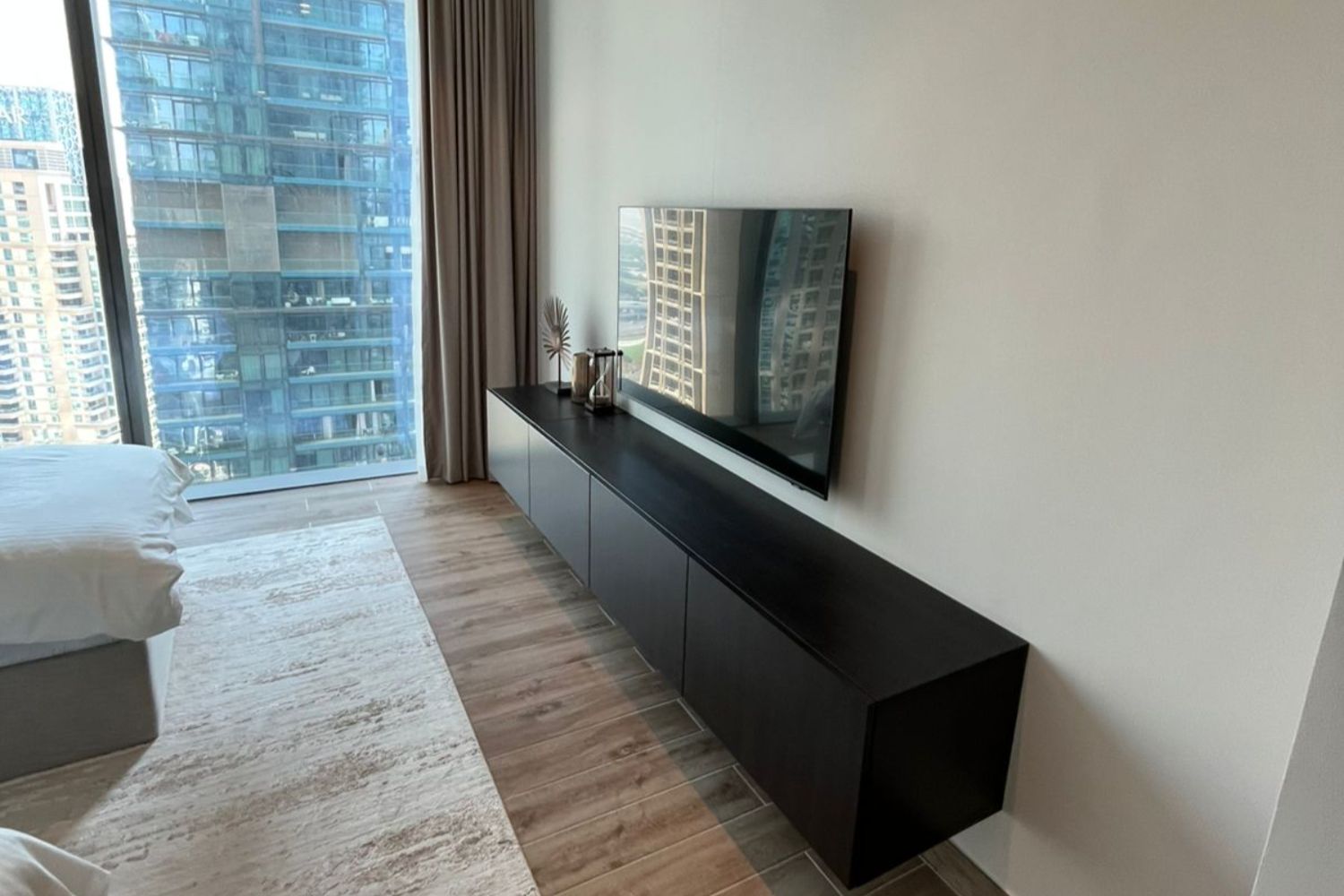 2 Bedrooms Apartment in Jumeirah Living Marina Gate