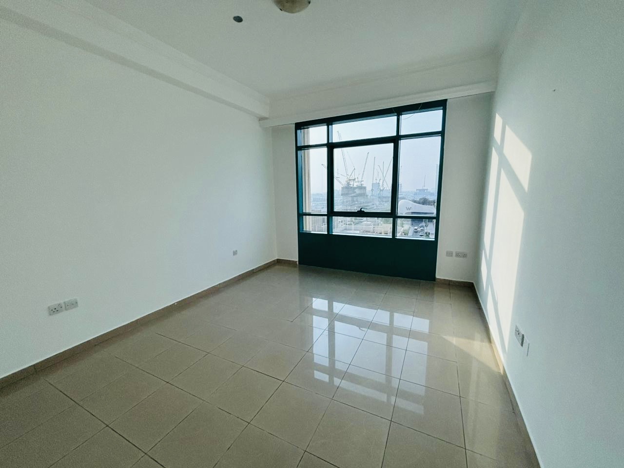 2 Bedrooms Apartment in Marina Crown