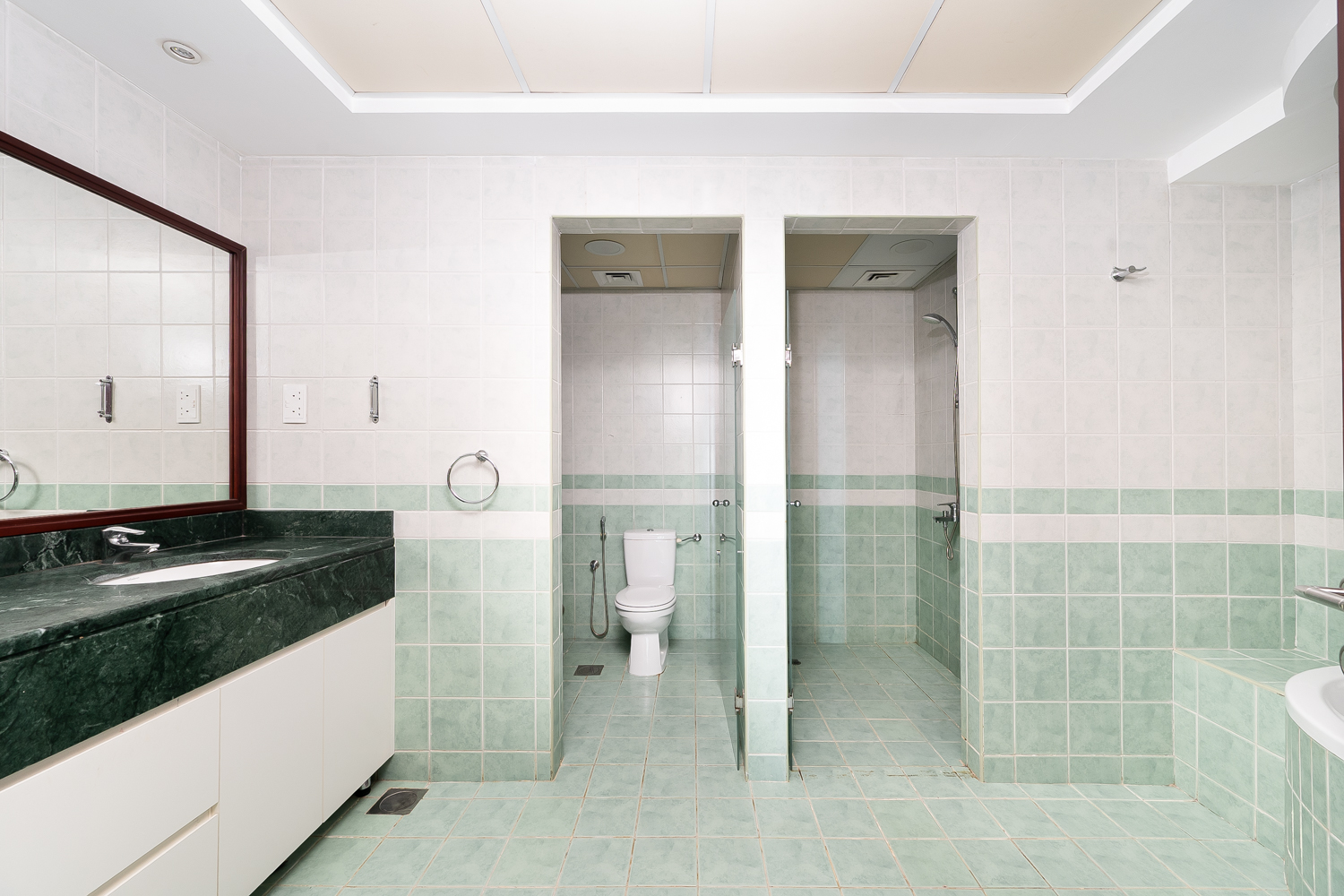 3 Bedrooms Apartment in Emirates Crown