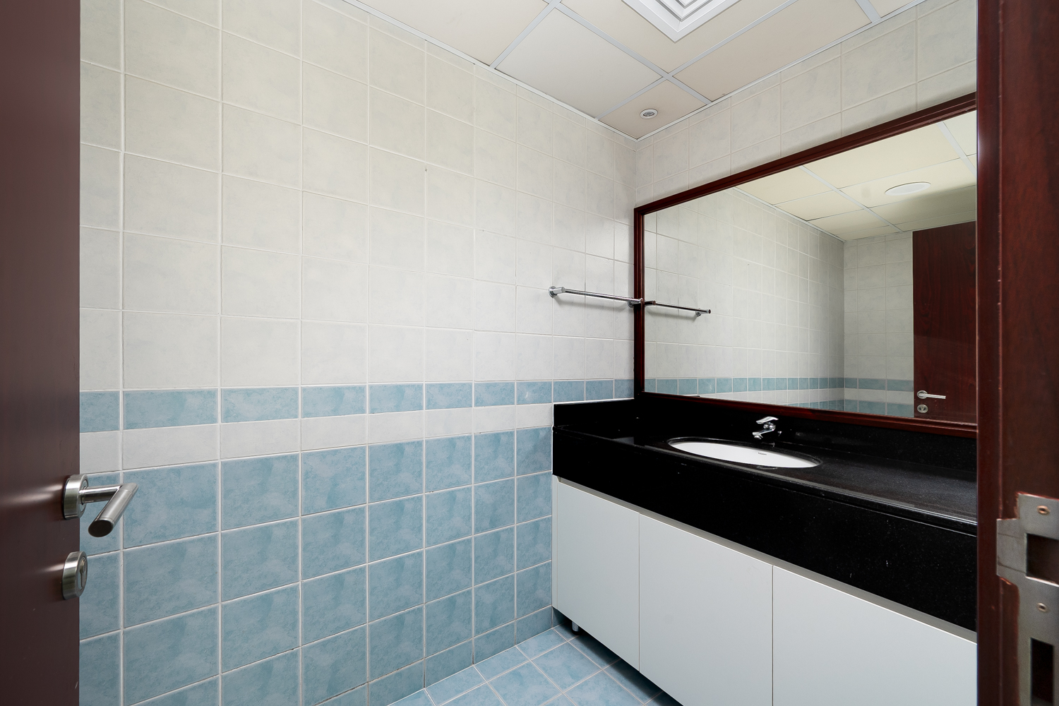 3 Bedrooms Apartment in Emirates Crown