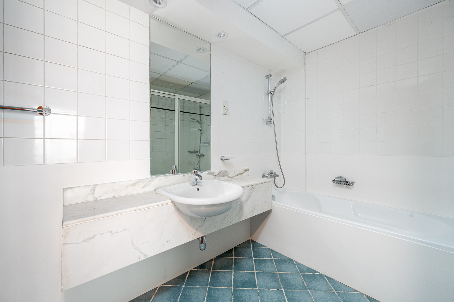 2 Bedrooms Apartment in Azure