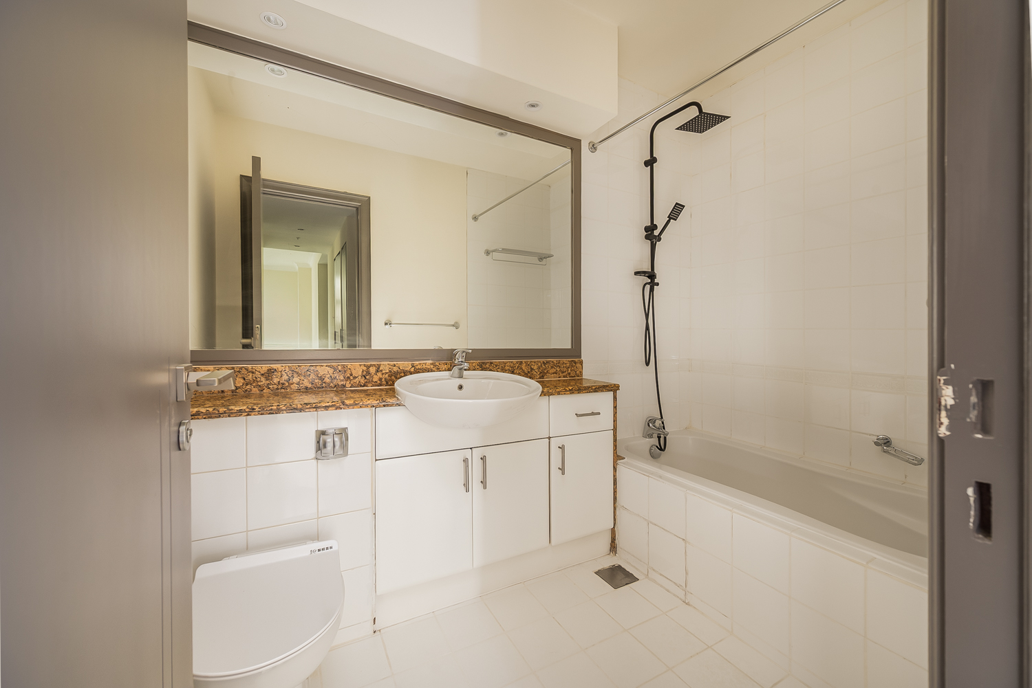 2 Bedrooms Apartment in Al Mass Tower