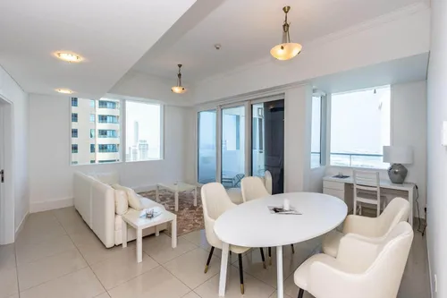 2 Bedrooms Apartment in Ocean Heights